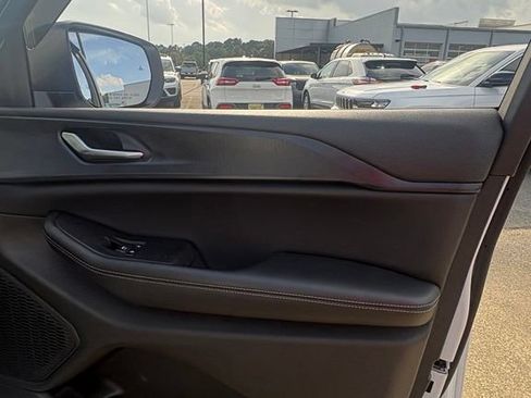 Used 2024 Jeep Grand Cherokee Laredo X w/ Luxury Tech Group I RWD image 9