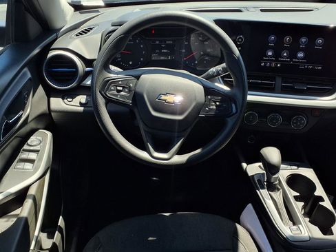 Used 2024 Chevrolet Trax LS w/ Driver Confidence Package FWD image 4