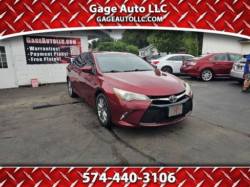 Used 2017 Toyota Camry LE FWD image 1