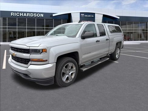 Used 2018 Chevrolet Silverado 1500 Custom w/ Custom Value Package AWD/4WD image 1