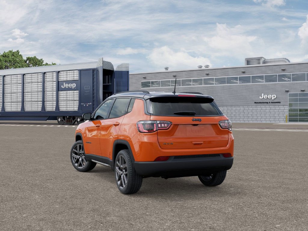 Used 2026 Jeep Compass Limited AWD/4WD image 3