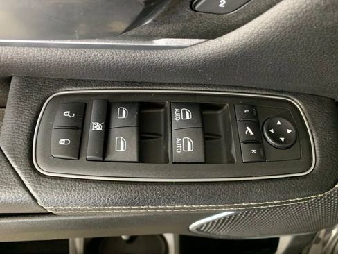 Used 2023 RAM 1500 Laramie AWD/4WD image 30