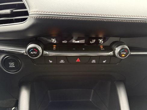Used 2022 MAZDA MAZDA3 s image 27