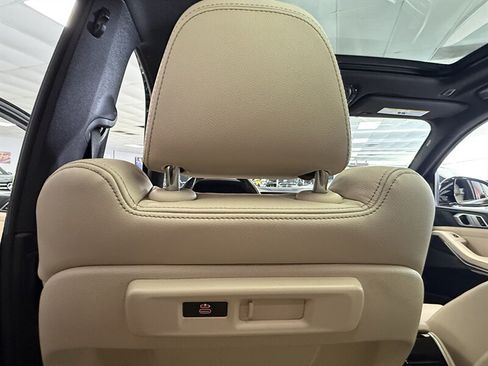 Used 2021 BMW X5 sDrive40i w/ Premium Package RWD image 19