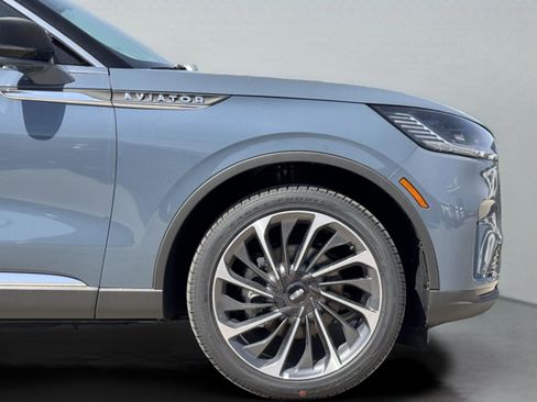 New 2025 Lincoln Aviator Reserve w/ Equipment Group 201A image 16