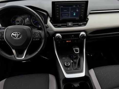 Used 2020 Toyota RAV4 XLE image 16