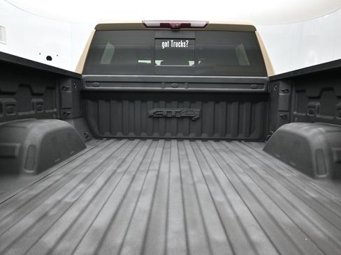 Used 2023 GMC Sierra 1500 AT4 w/ AT4 Premium Package AWD/4WD image 7