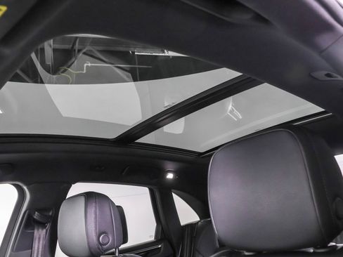 Used 2021 Porsche Macan image 32