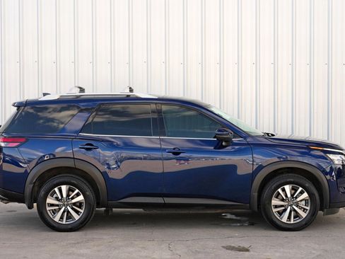 Used 2025 Nissan Pathfinder SL image 50