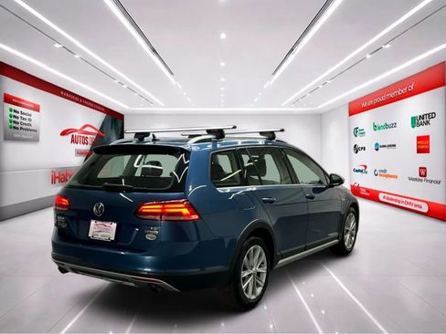 Used 2018 Volkswagen Golf Alltrack S image 7