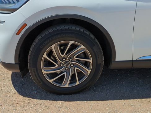 Used 2023 Lincoln Aviator AWD w/ Class IV Trailer Tow Package image 10