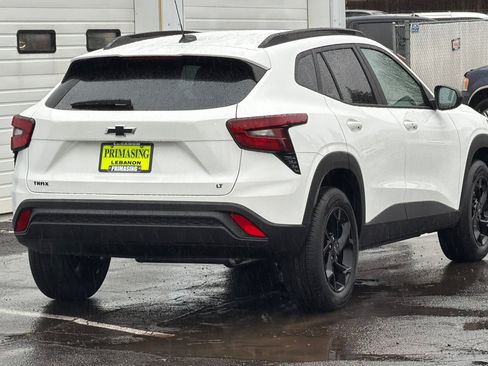 New 2026 Chevrolet Trax LT w/ Midnight Edition image 4