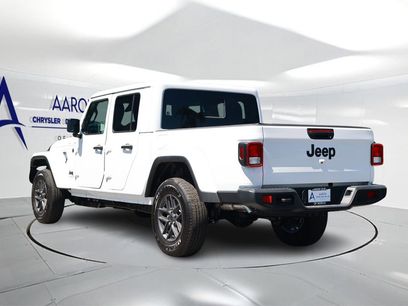 New 2026 Jeep Gladiator Sport