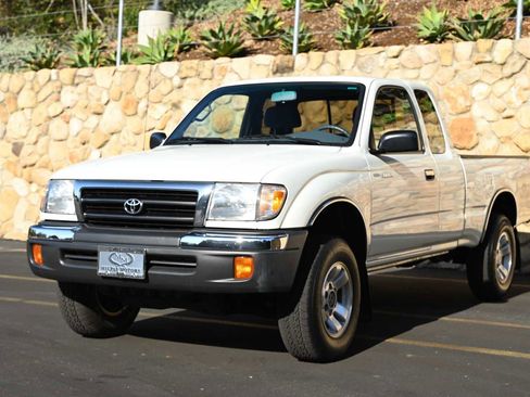 Used 1998 Toyota Tacoma 4x4 Xtracab V6 image 3
