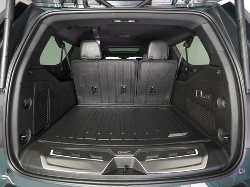 Used 2026 GMC Yukon XL AT4 Ultimate w/ LPO, Illumination Package AWD/4WD image 13