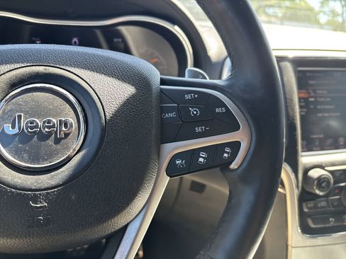 Used 2015 Jeep Grand Cherokee High Altitude AWD/4WD image 9