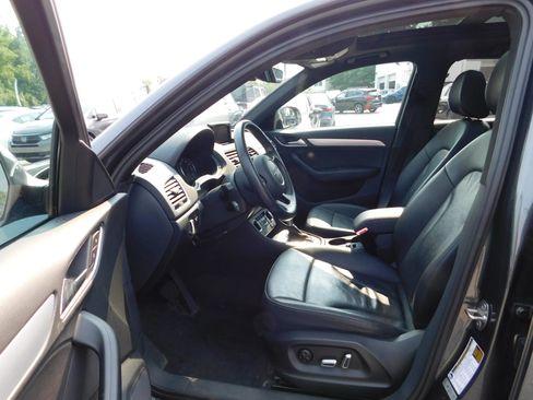 Used 2018 Audi Q3 2.0T Premium w/ Convenience Package AWD/4WD image 17