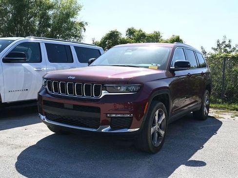 Used 2022 Jeep Grand Cherokee L Limited image 5