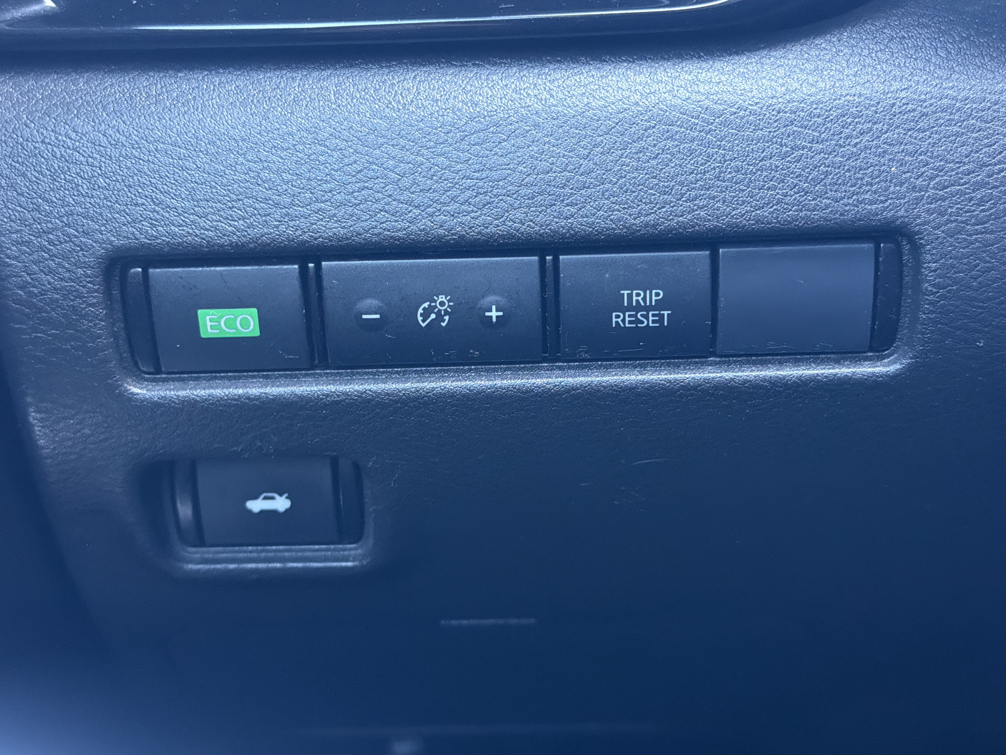 Used 2023 Nissan Sentra SR w/ SR Premium Package FWD image 12