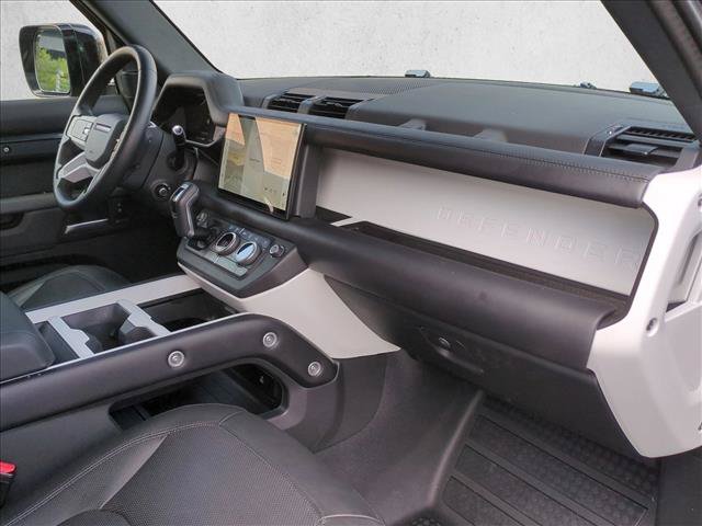 Certified 2025 Land Rover Defender 110 X-Dynamic SE AWD/4WD image 23