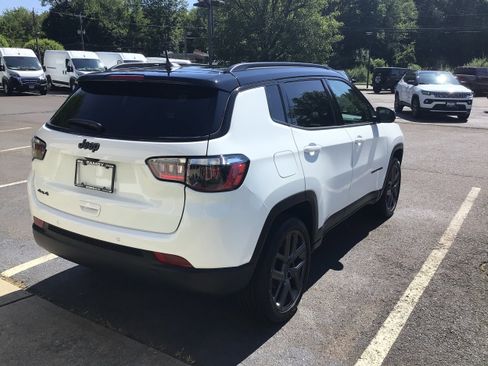 New 2025 Jeep Compass Limited w/ Sun and Sound Group image 7