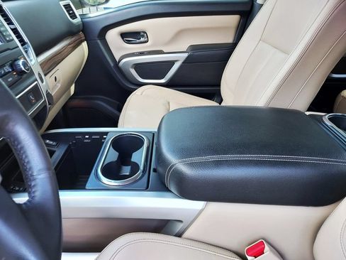 Used 2017 Nissan Titan SL RWD image 32