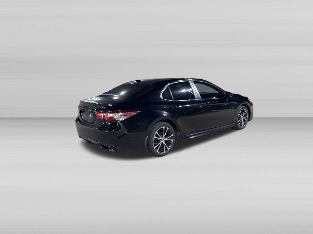 Used 2020 Toyota Camry SE FWD image 5