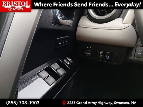 Used 2016 Toyota RAV4 Limited image 21