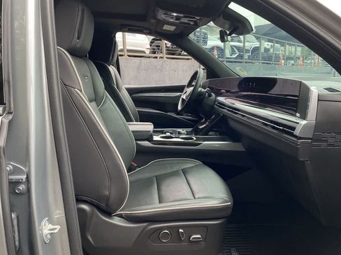 Used 2025 Cadillac Escalade Premium Luxury w/ Touring Package AWD/4WD image 20