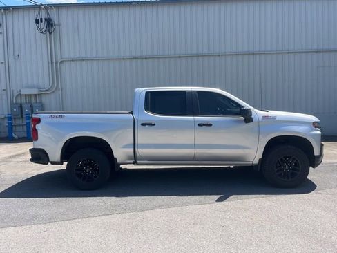 Used 2021 Chevrolet Silverado 1500 LT Trail Boss w/ LPO, Dark Essentials Package AWD/4WD image 4