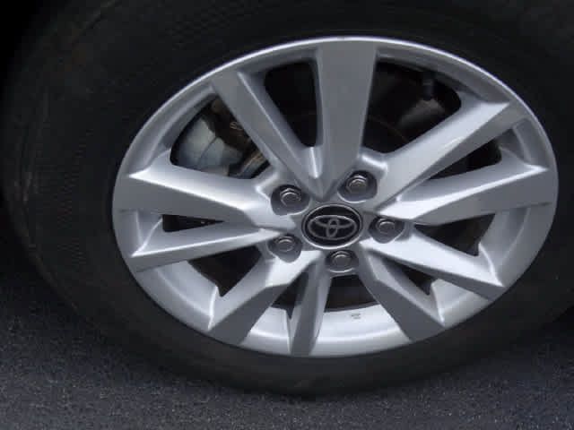 Used 2025 Toyota Camry LE FWD image 17