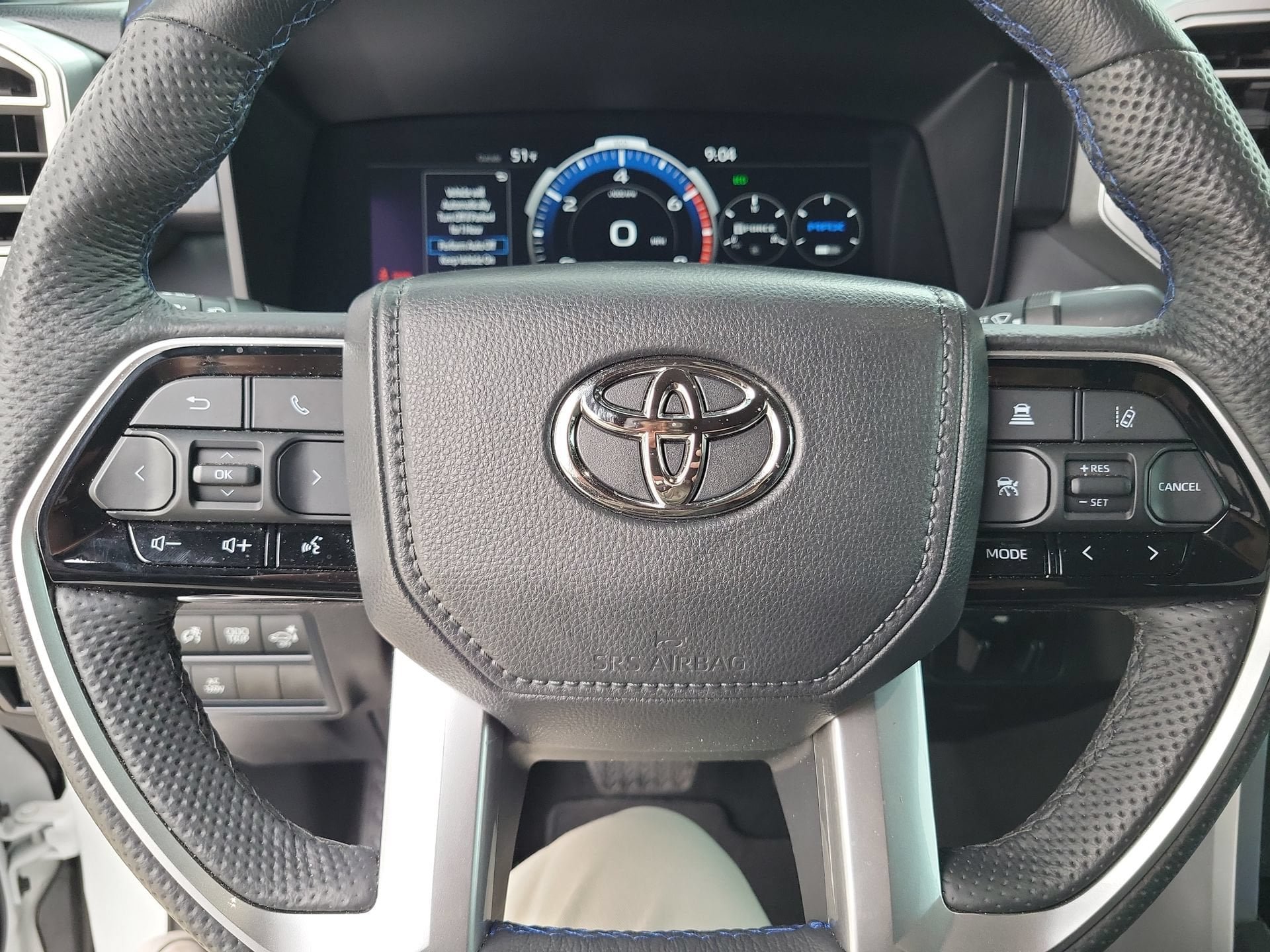 Used 2025 Toyota Tundra Platinum AWD/4WD image 11