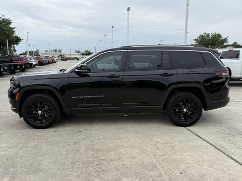 Used 2023 Jeep Grand Cherokee L Limited w/ Trailer Tow Group (B) image 9