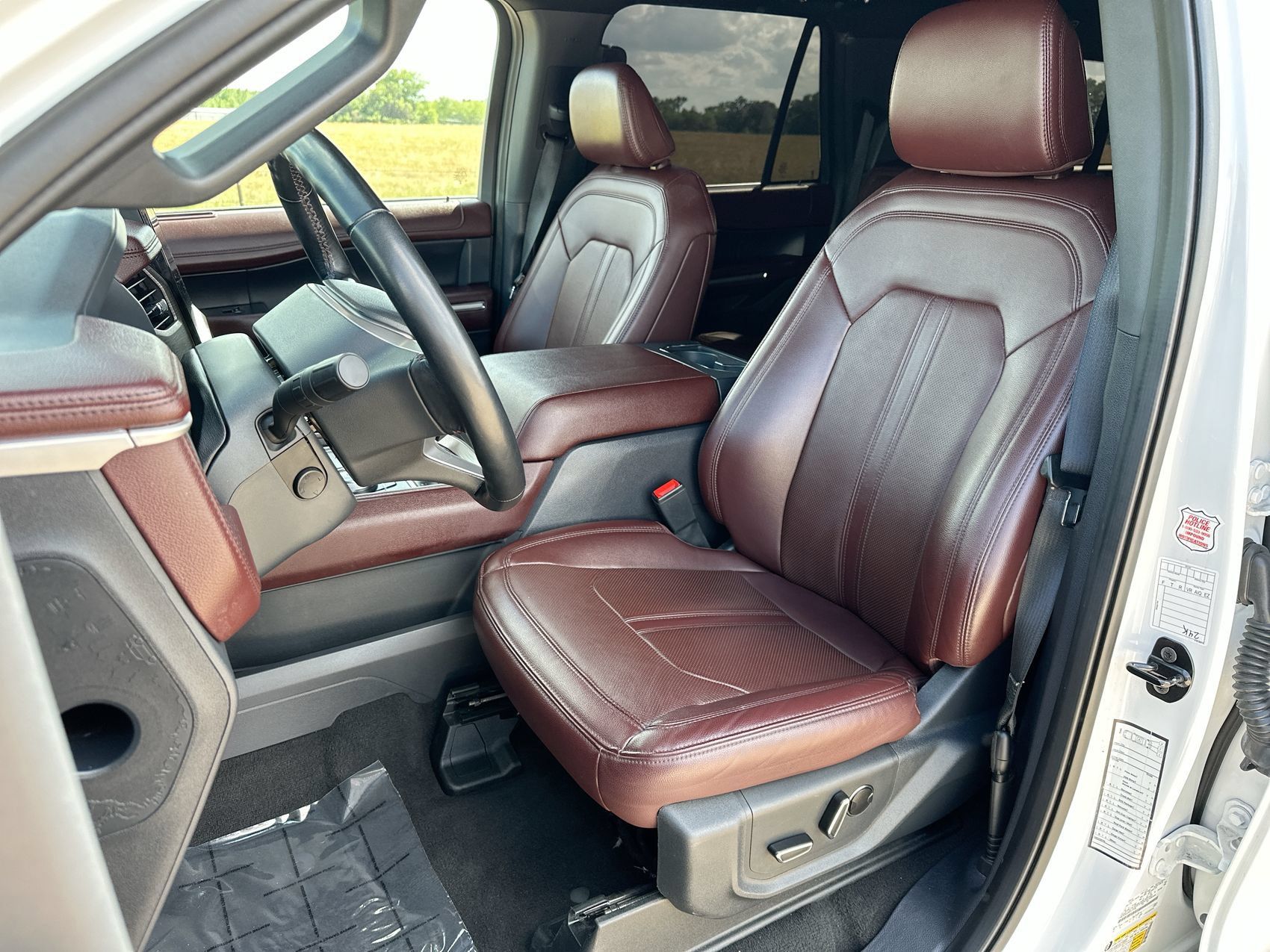 Used 2024 Ford Expedition Max Limited AWD/4WD image 11