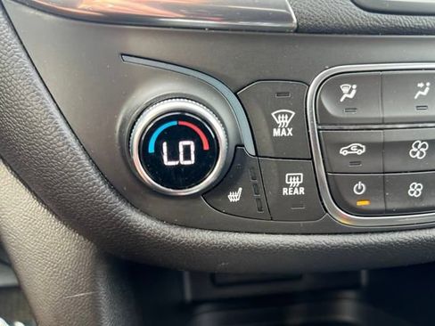 Used 2020 Chevrolet Equinox LT image 26