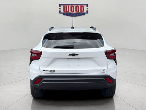New 2026 Chevrolet Trax LT w/ Driver Confidence Package FWD image 3