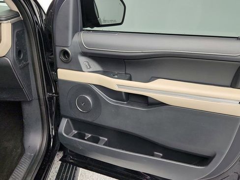 Used 2022 Ford Expedition Max Limited image 27