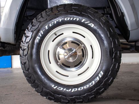 Used 2019 Toyota Tacoma TRD Sport w/ Technology Package AWD/4WD image 18