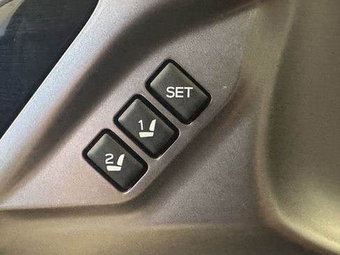 Used 2023 Subaru Outback Limited image 36