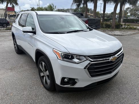 Used 2020 Chevrolet Traverse LT w/ LT Premium Package image 1
