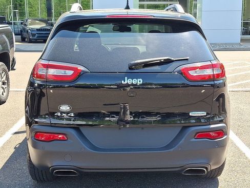 Used 2017 Jeep Cherokee Latitude w/ Comfort/Convenience Group AWD/4WD image 6