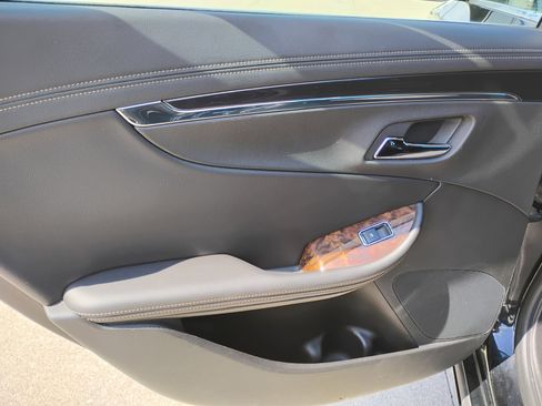 Used 2014 Chevrolet Impala LTZ FWD image 15