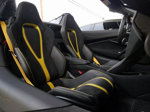 Used 2023 McLaren 720S Performance image 11