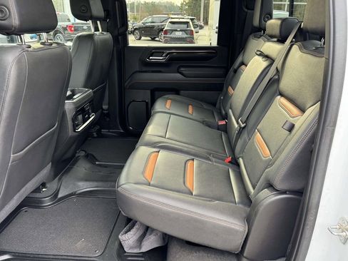 Used 2024 GMC Sierra 2500 AT4 w/ AT4 Preferred Package image 16