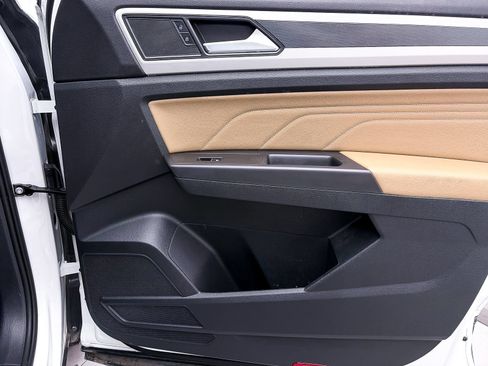 Used 2023 Volkswagen Atlas Cross Sport SE w/ Panoramic Sunroof Package FWD image 33