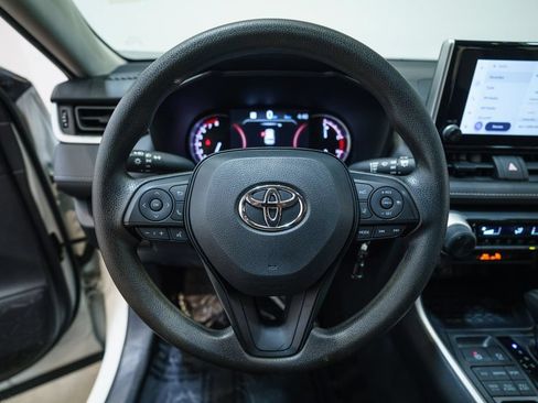 Used 2025 Toyota RAV4 LE AWD/4WD image 16