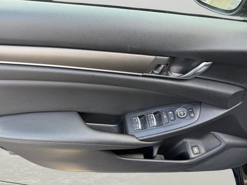 Used 2019 Honda Accord LX image 7