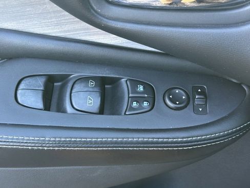 Used 2018 Nissan Murano S image 20