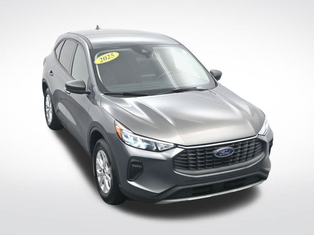 Used 2025 Ford Escape Active AWD/4WD image 31