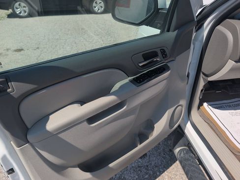 Used 2011 Chevrolet Suburban LT AWD/4WD image 15